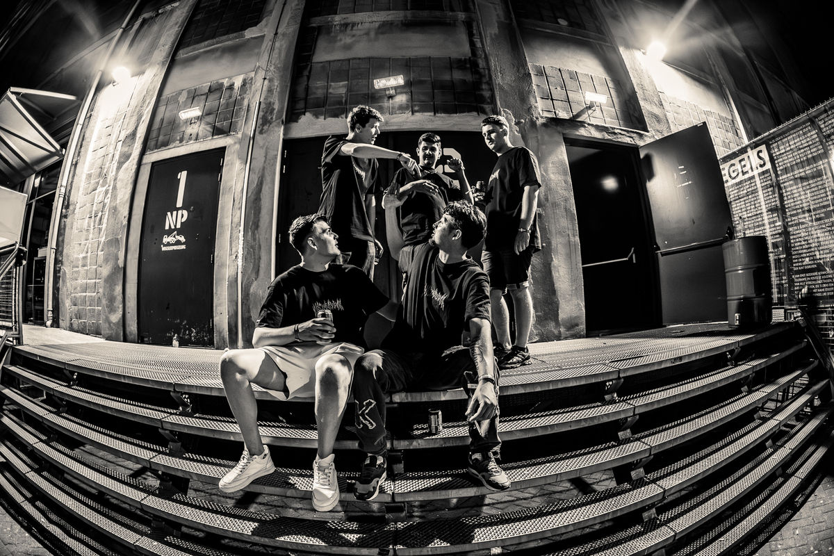 Loading... just a sec